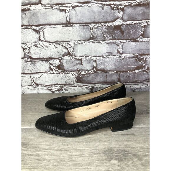 Salvatore Ferragamo Black Leather Designer Block Heels Women’s Sz 7AAA US/37.5EU - Picture 6 of 16